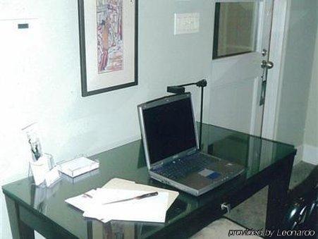 Hotel The On Allen Street 3*